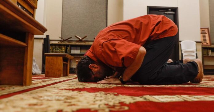 Islamic Center of Victoria continues observance of Ramadan | Multimedia